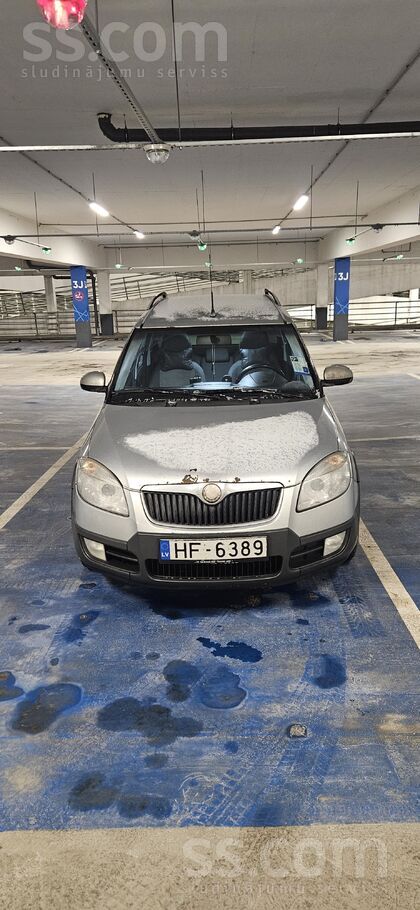 Продаю машину в хорошие руки. 
Из минусов - местами ржавчина, но ничего кри