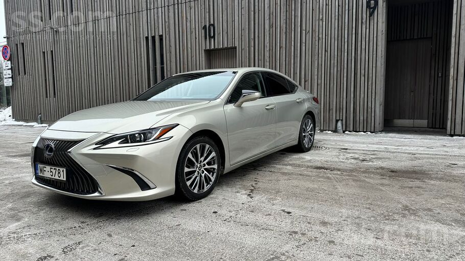 Lexus Lexus ES 300h, Executive komplektācija .