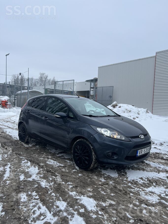 Pārdodu Ford Fiesta, 2010. gads. 
Auto ir labā tehniskā un vizuālā stāvoklī