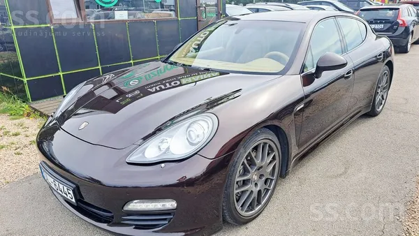 Porsche Panamera - 1