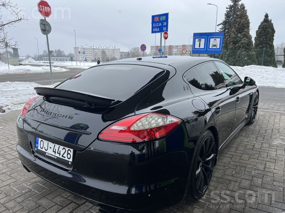 Porsche Pardodu Porsche Panamera 4S Exclusive ar 4.8i-294K
