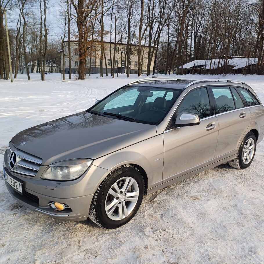 Auto ļoti laba gan tehniskā gan vizuālā stāvoklī, jauna tehniskā apskate. sa