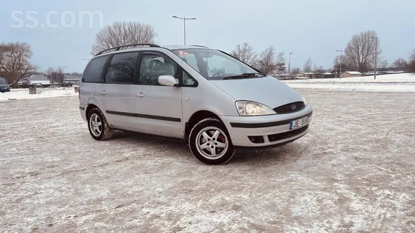 Ford Izturigs darba Zirgs, Ghia komplektacija, paterinš