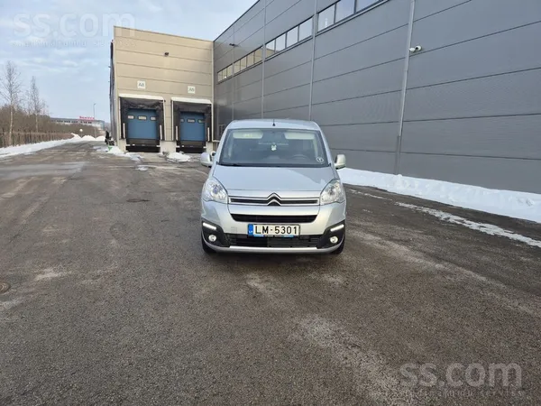 Citroen Pārdošu labā tehniskā un vizuālā stāvoklī. Tehnisk