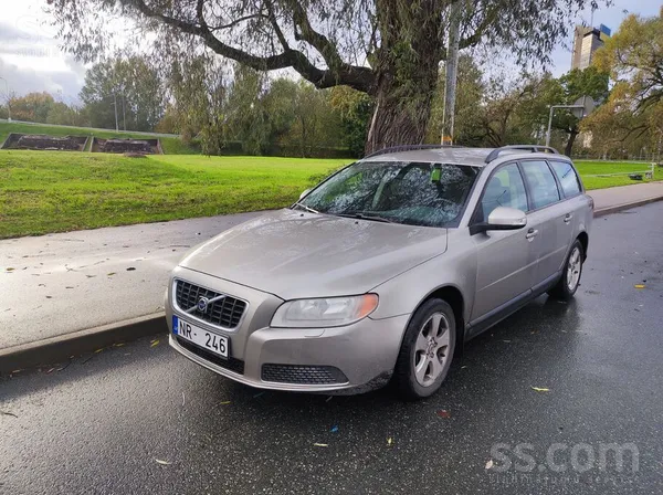 Volvo Pārdodu tikai lai samaksātu par rēķiniem. Ir servi