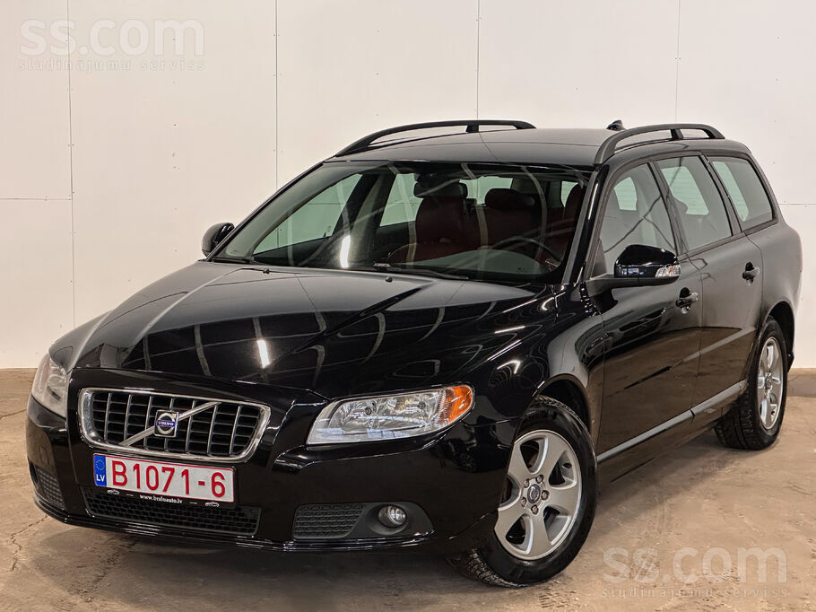 Volvo Volvo V70 2.4 D5 136kw/185zs Exclusive Red. Viens