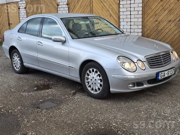 Mercedes Mercedes Benz E200 kompresors, benzīns. Jauna TA. 