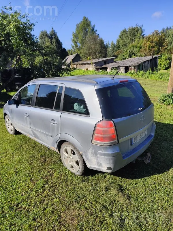 Opel Zafira - 1