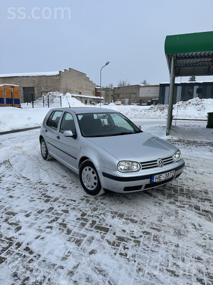 Volkswagen 191 100 km nobraukums. Pārdodu golf 4 1.6 benzīns 