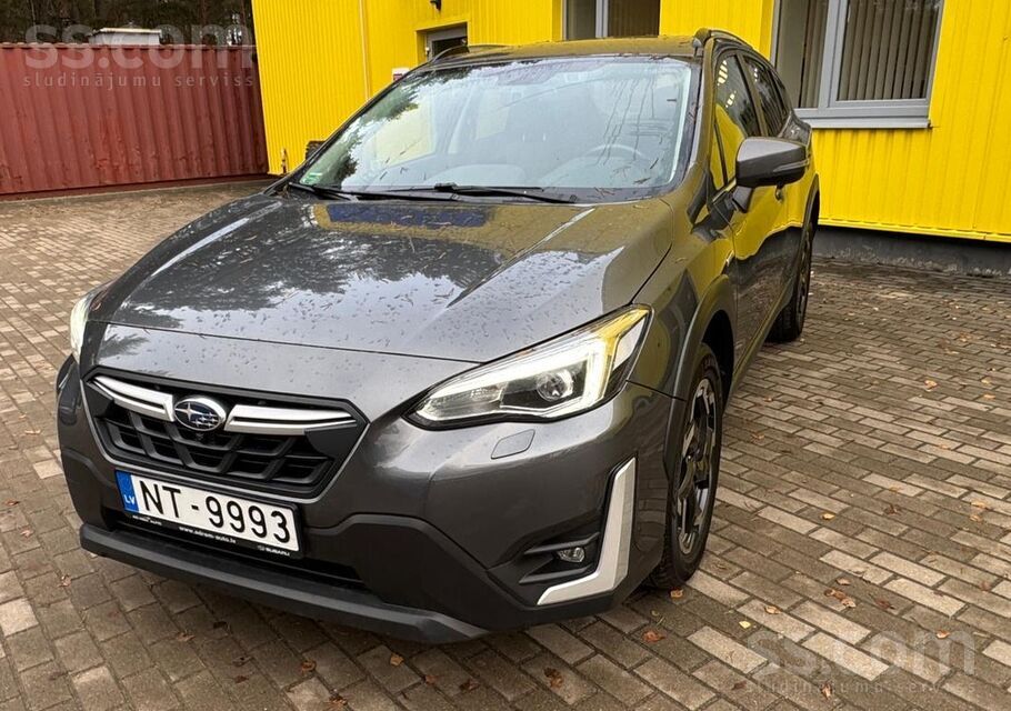Subaru XV 2.0 benzīns/hibrīds ļoti labā stāvoklī. Ziemas un vasaras riepas.