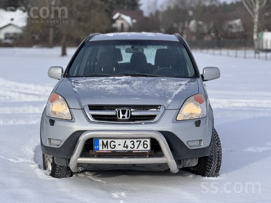 Honda Cr-V 2.0 benzīns/gāze ar manuālo ātrumkārbu. 

4x4 strāda 
Gāzes ie