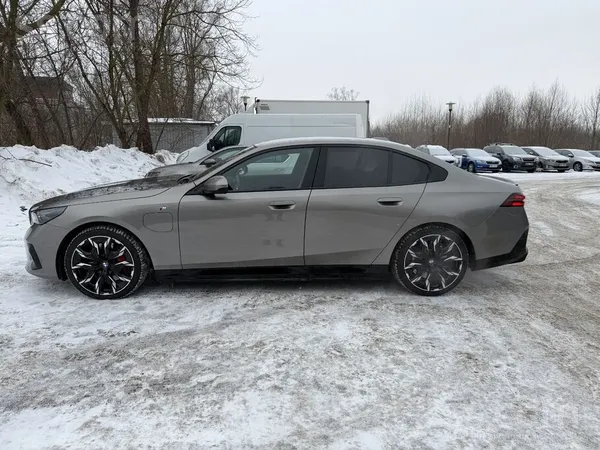 BMW Продаётся BMW 550e X-Drive G60 2024 года. Отличный