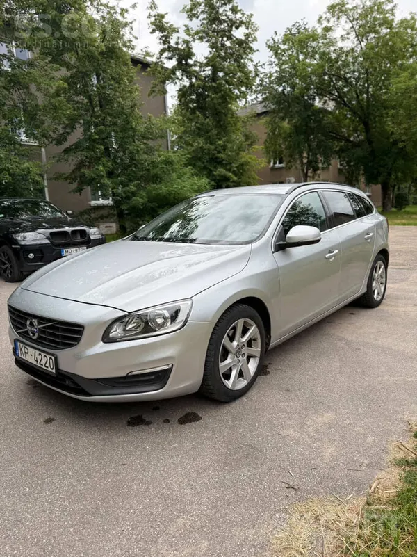 Volvo Продаю Volvo V60 2013 года в хорошем техническом и