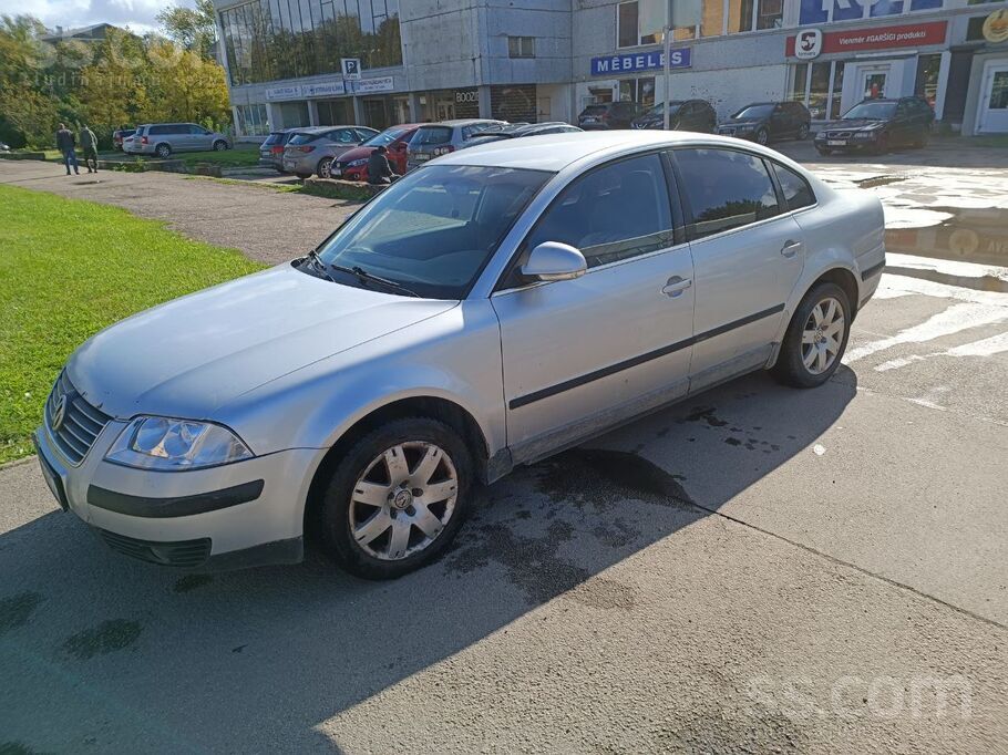 VW Passat, 2004. gada. Braucu turpat 12 gadus, sakopts auto. Laika zobs dara