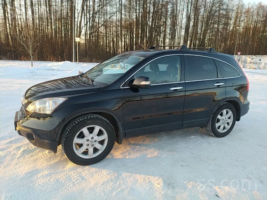 Pārdod Honda Crv 2.0 benzīns automāts lābā stāvokli.
Dzīnējs un kārba darb