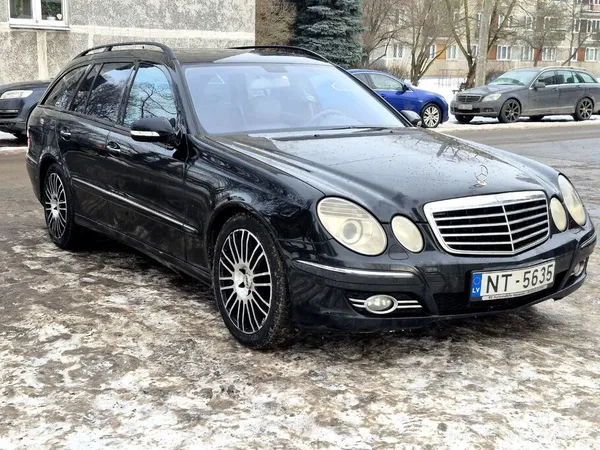 Pārdodu Mercedes-Benz E320 165kw , Facelift modelis ar uzticamo un jaudīgo 3