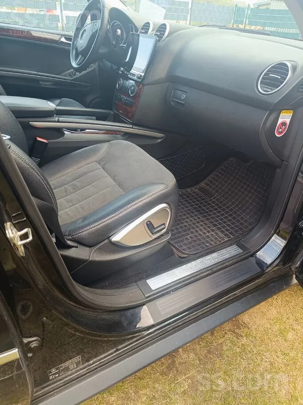 Mercedes Tiek pārdota automašīna Mercedes Ml320, labā tehni