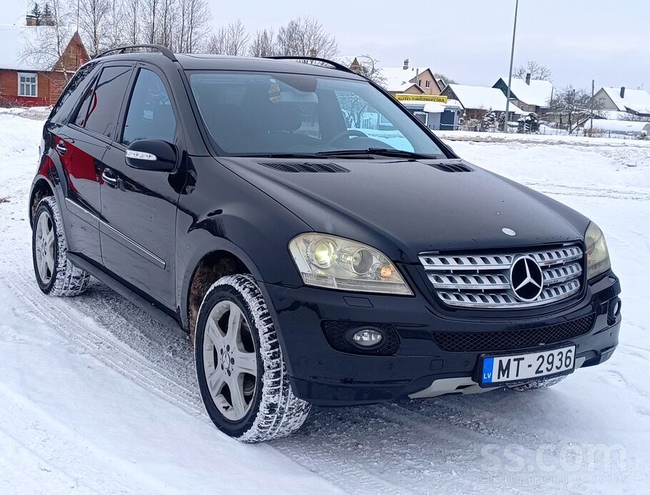 Tiek pārdota automašīna Mercedes Ml320, labā tehniskā stāvoklī.
Jaunas zie