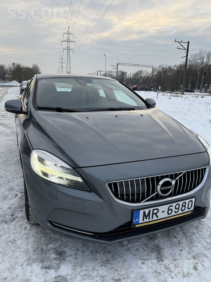 Volvo Pārdodu uzticamo Volvo V40, D2, 2017.gada, 2, 0 dī