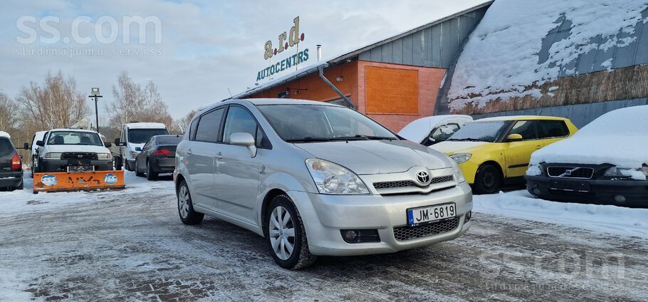 Toyota Kompakts un ekonomisks auto ar pasvaigu TA līdz 21