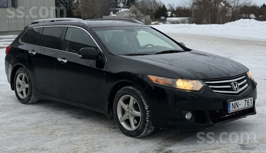 Honda Tiek pārdots Honda Accord labā tehniskā un vizuālā