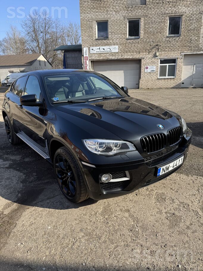 Kopts auto, laba komplektacija.
Divu disku komplekti gan ziemai , gan vasa