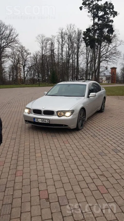 BMW Tirgojas labs auto ar svaigu skati. Uzlikts jauns 