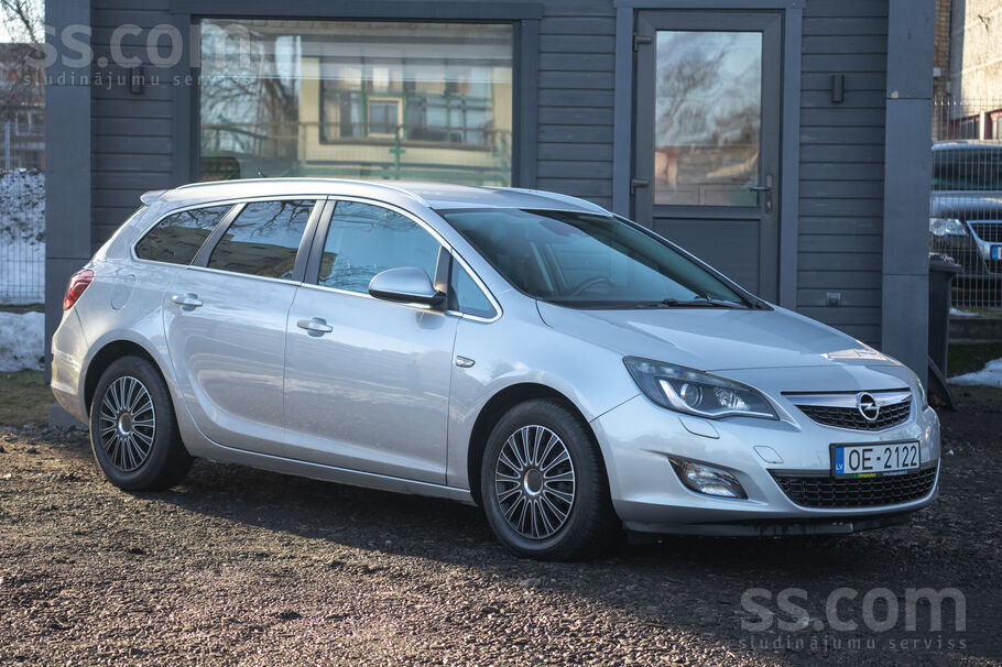 Opel No Nīderlandes Opel Astra Sports Tourer 1.4 benzīn