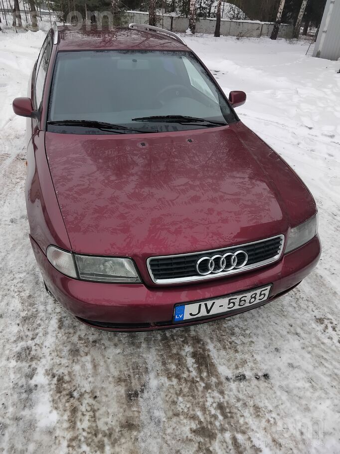 Audi Машина в хорошем состоянии, двигатель отличный, ре