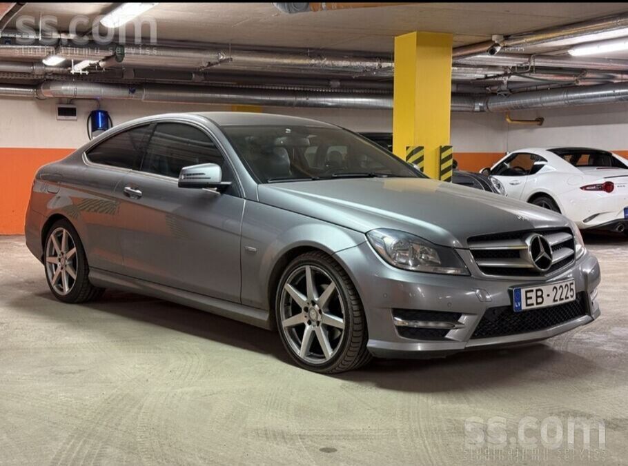 Mercedes-Benz C220