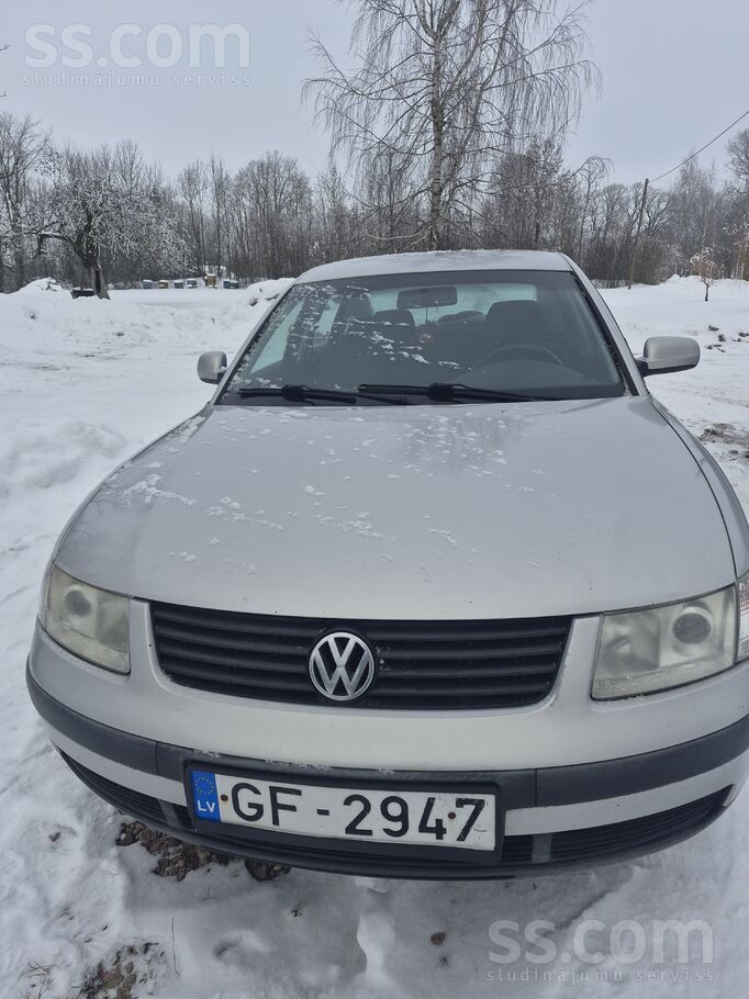 Volkswagen Pārdodam auto kas stāv neizmantots. 