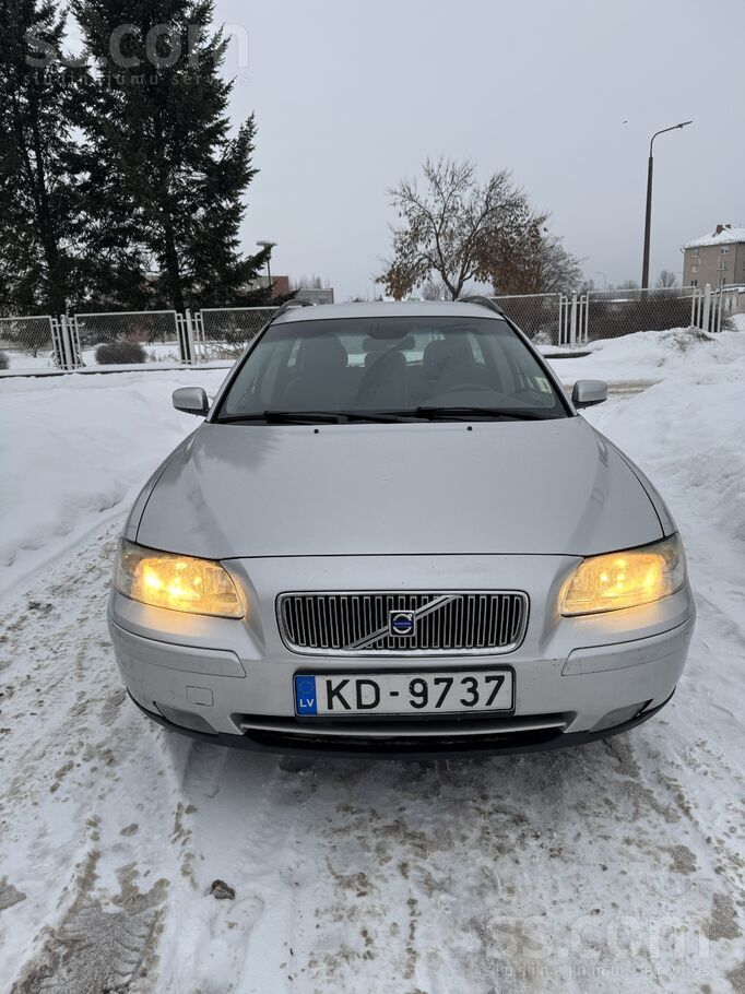 Volvo Pārdodu Volvo V70 universāli ar pārbaudīto un iztu