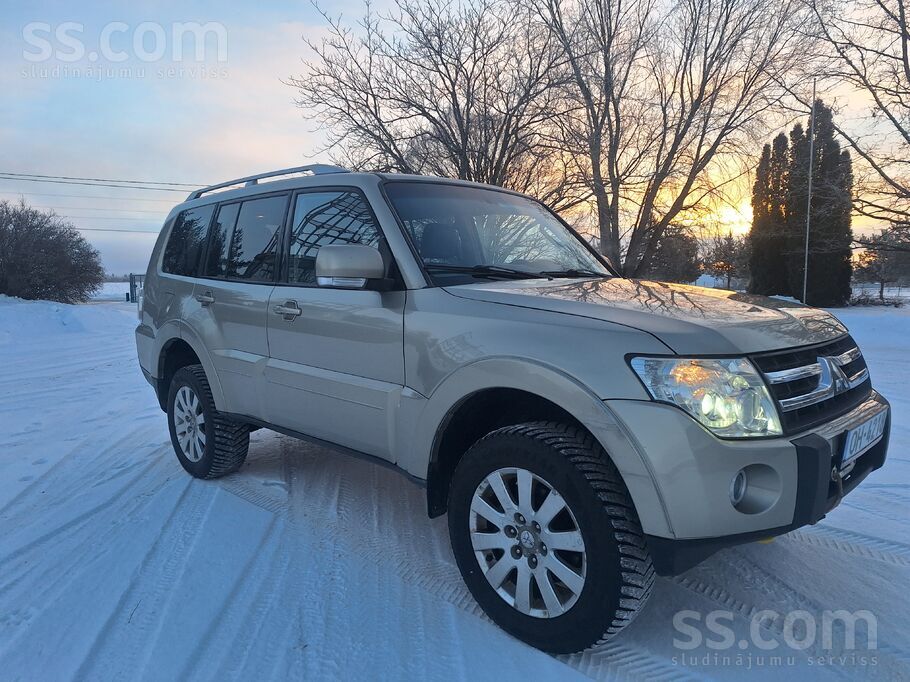 Mitsubishi Komplektā vasaras riepas, 4x4, labā tehniskā stāvo