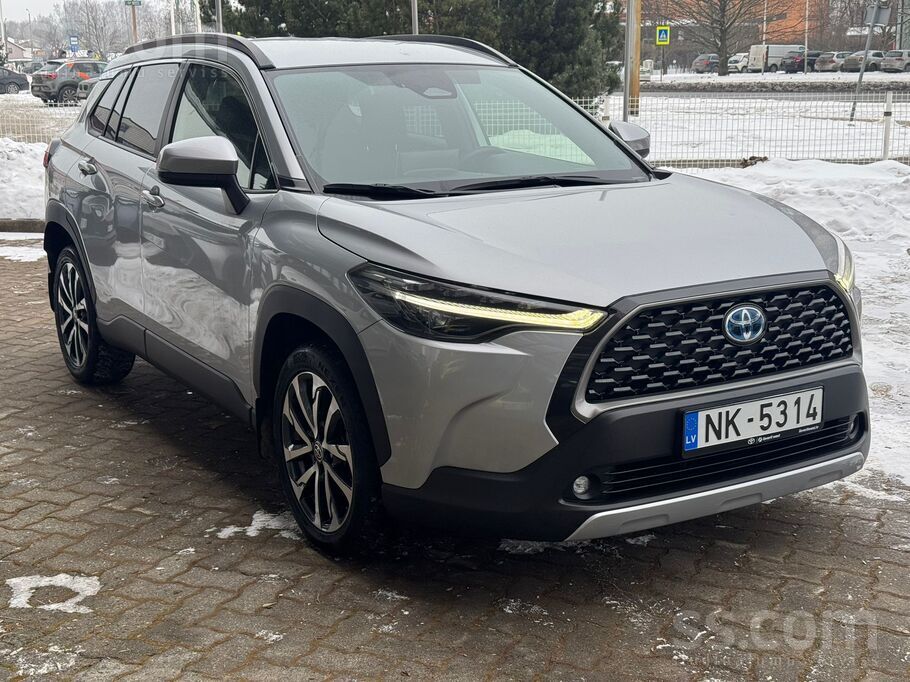 Toyota Toyota Corolla Cross 4x4, 2.0 Hybrid ar automātisk