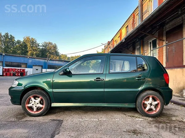 Volkswagen Polo - 1