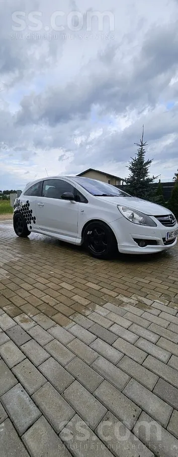 Opel Corsa - 1