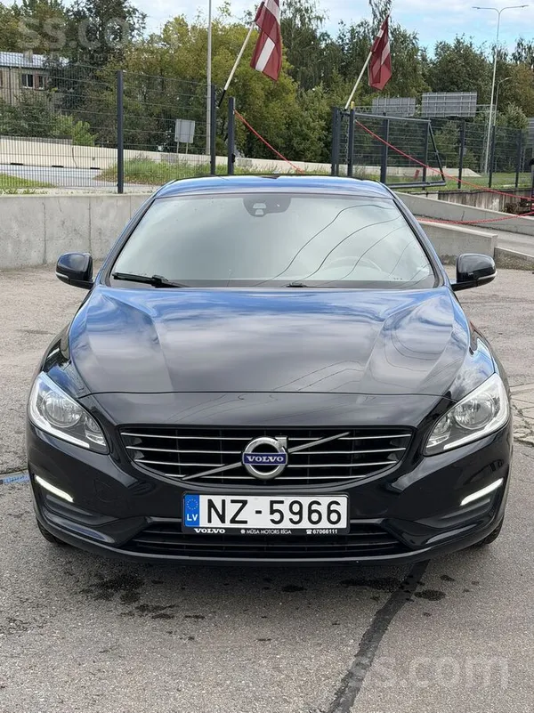Volvo S60 - 1