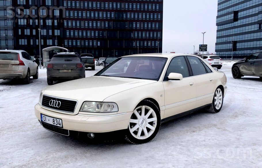 Audi Pārdod Audi A8 D2 4.2L V8 (310 Zs) Quattro balta p