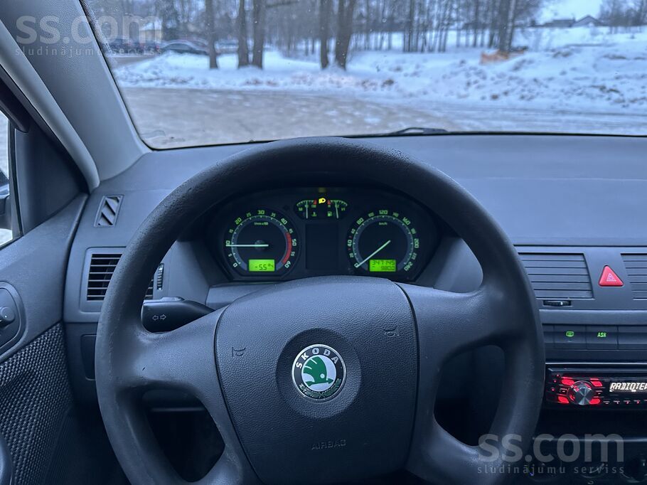 Skoda Pārdodu labi uzpasētu auto darba kārtībā ar pāris 
