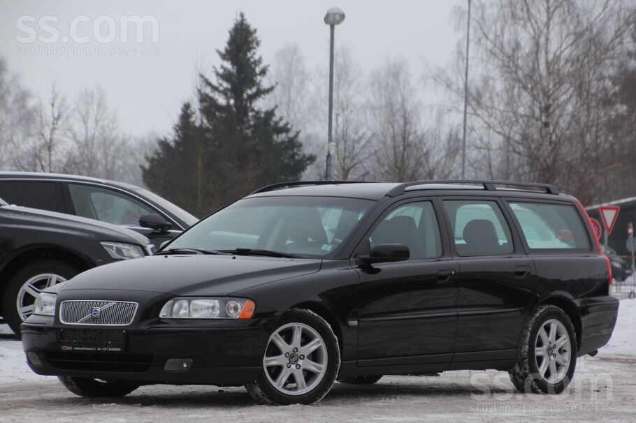 Volvo Volvo V70 Facelift ar melno 2.4D, 120kw dzinēju, l