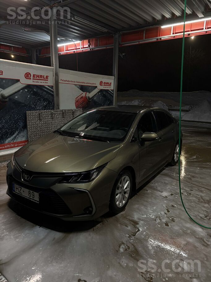 Toyota Pārdod Toyota Corolla 1.6 benzīns, automāts. Autom