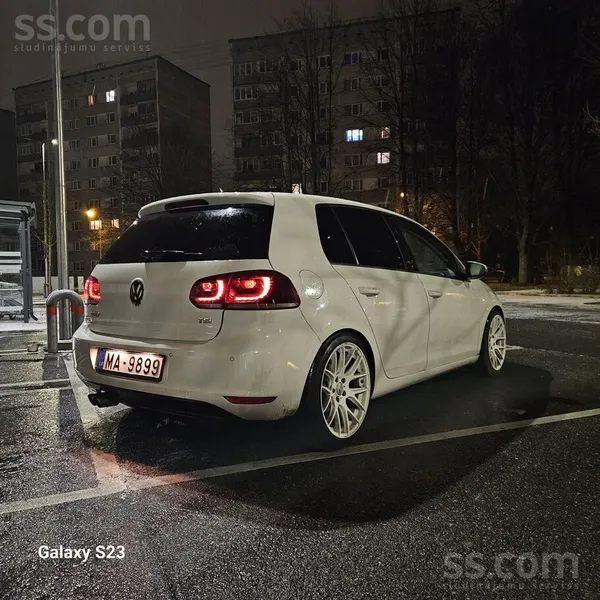 Volkswagen Nesteidzīgi tirgoju ņipru un tai pat laikā ekonomi
