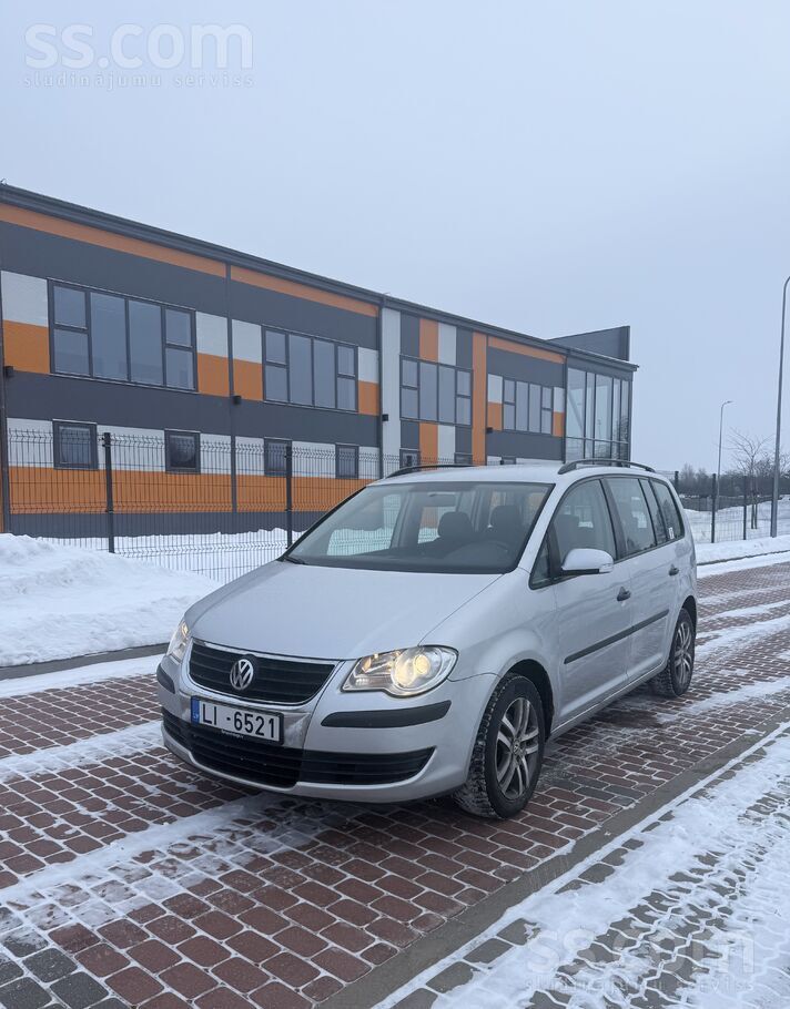 Volkswagen Pārdod Vw Touran- 7 vietas