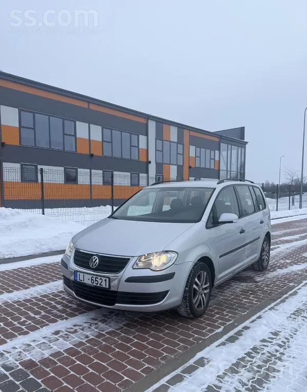 Volkswagen Pārdod Vw Touran- 7 vietas
