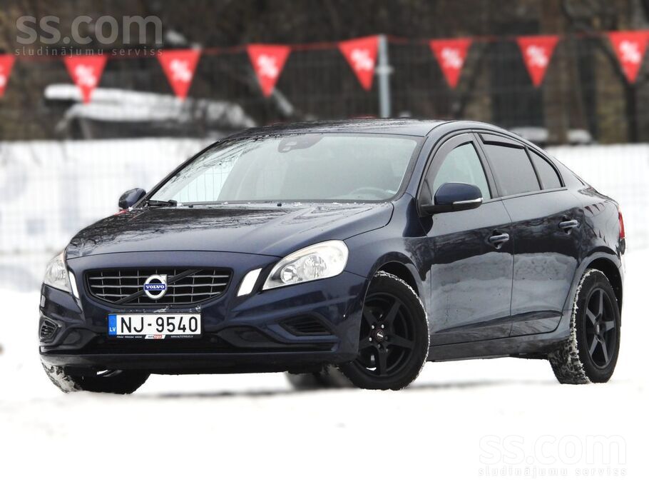 Volvo S60 D3 ar 120 kW dīzeļdzinēju un automātisko ātrumkārbu. Jaudīgs, ekon