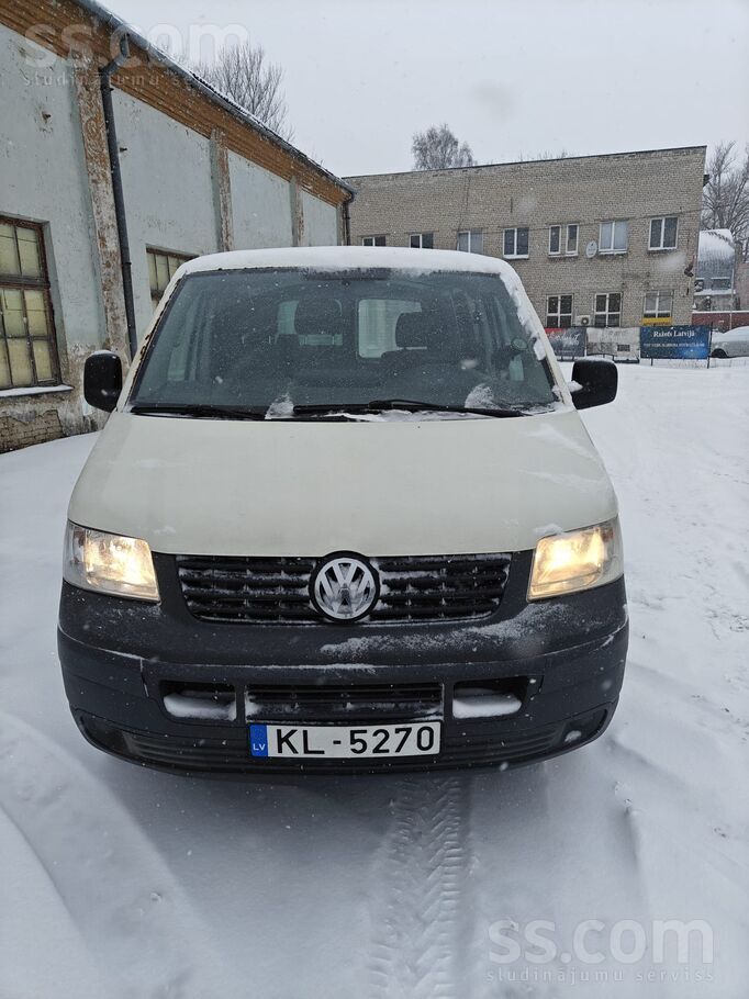 Volkswagen Pārdod pasažieru un kravas automobilī 6 vietām. 2,