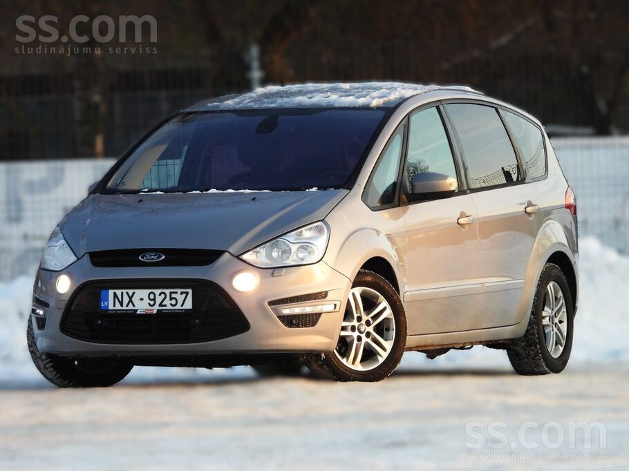 Ford Ford S-max ar 2.0 litru dīzeļdzinēju un automātisk