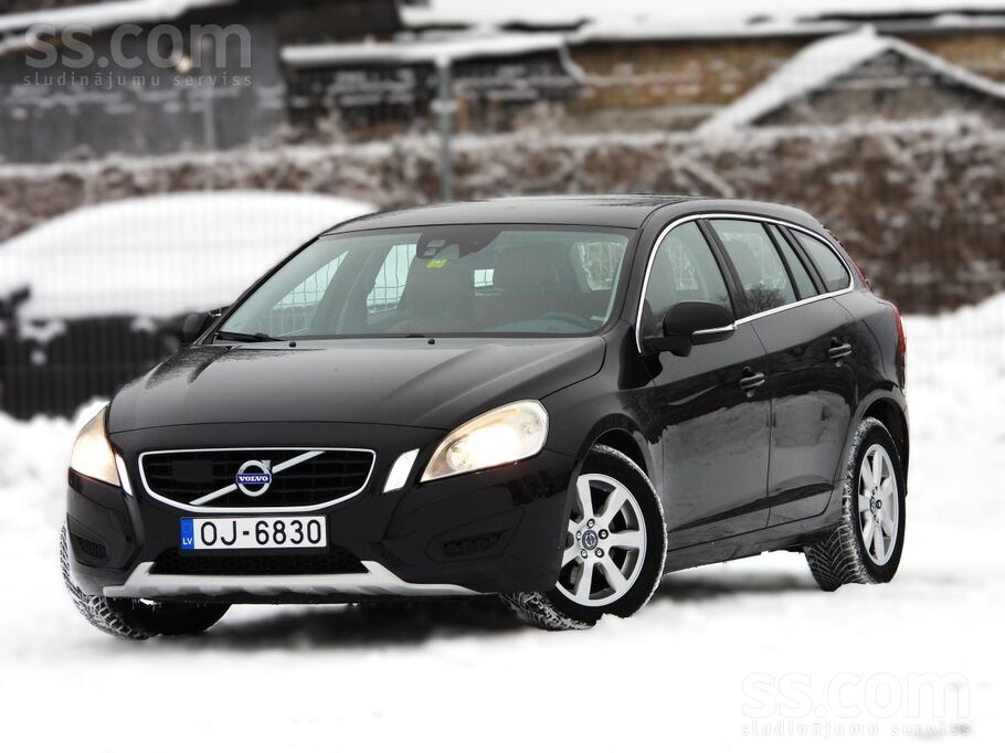 Volvo Volvo V60 ar 2.0 litru dīzeļdzinēju un manuālo tra