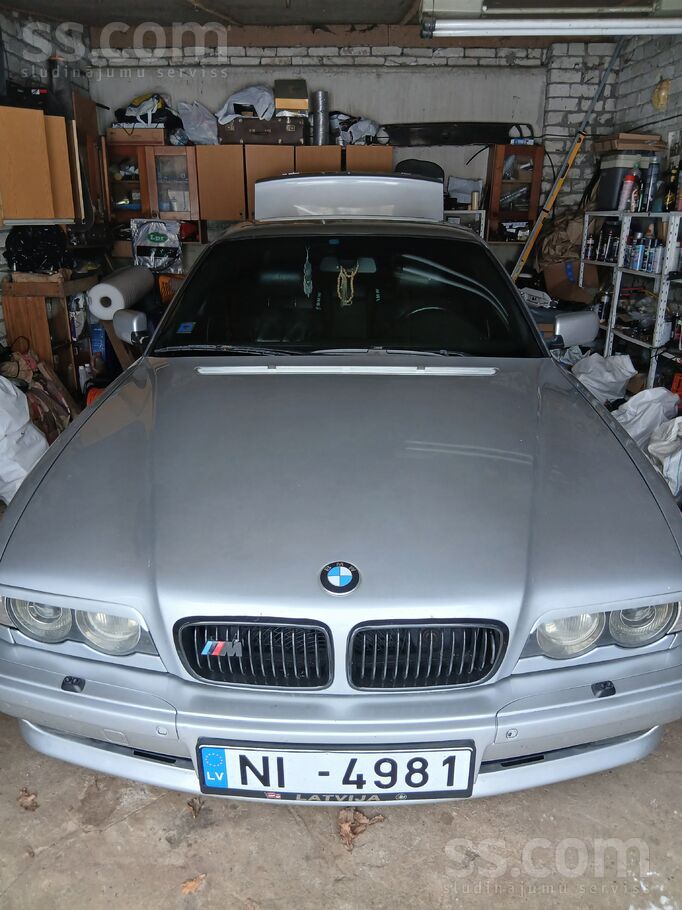BMW Pārdodas aiz nevajadzības sakarīgs BMW 730.auto ir