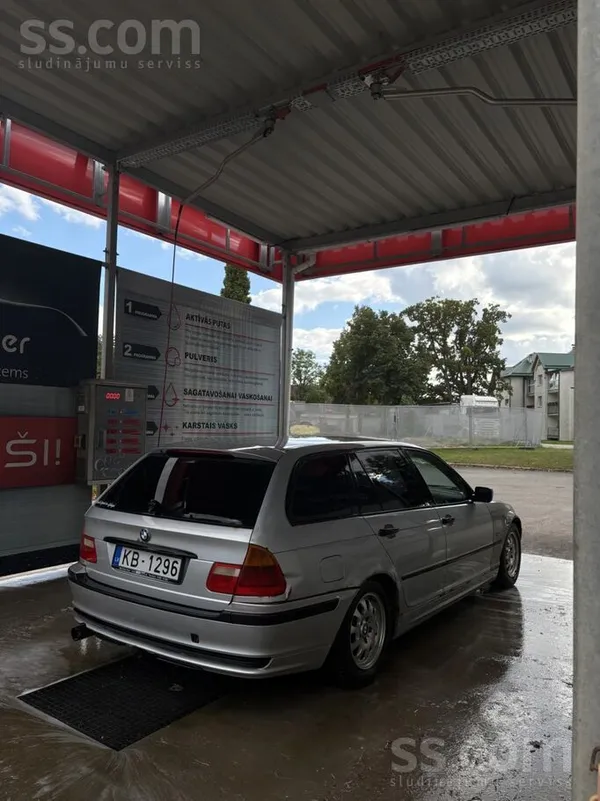 BMW 318 - 1